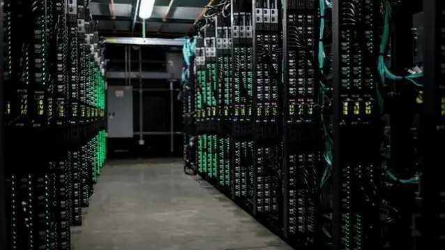 El precio mayorista de la electricidad en la mayor red de Estados Unidos se duplica en un año por la demanda de centros de datos El precio mayorista de la electricidad en la mayor red de Estados Unidos se duplica en un año por la demanda de centros de datos