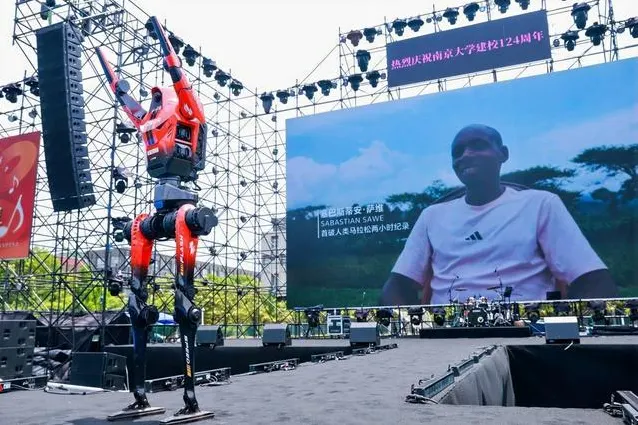 Los robots Shandian y Yuanqizai de Honor irrumpen en la vida universitaria china con récords y carisma Los robots Shandian y Yuanqizai de Honor irrumpen en la vida universitaria china con récords y carisma