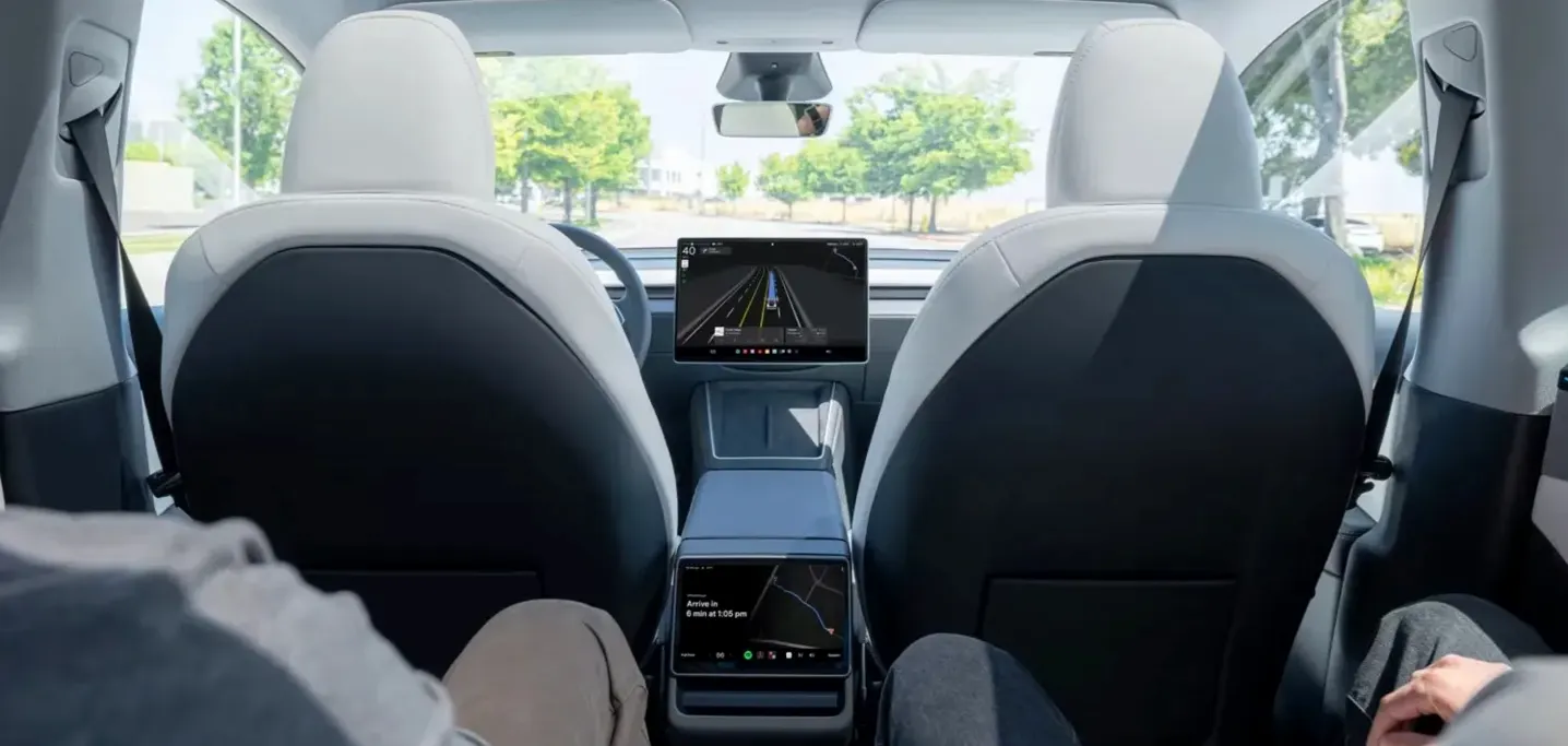 Tesla revela todos los detalles ocultos de 17 colisiones con el FSD activo durante pruebas de Robotaxi en Austin