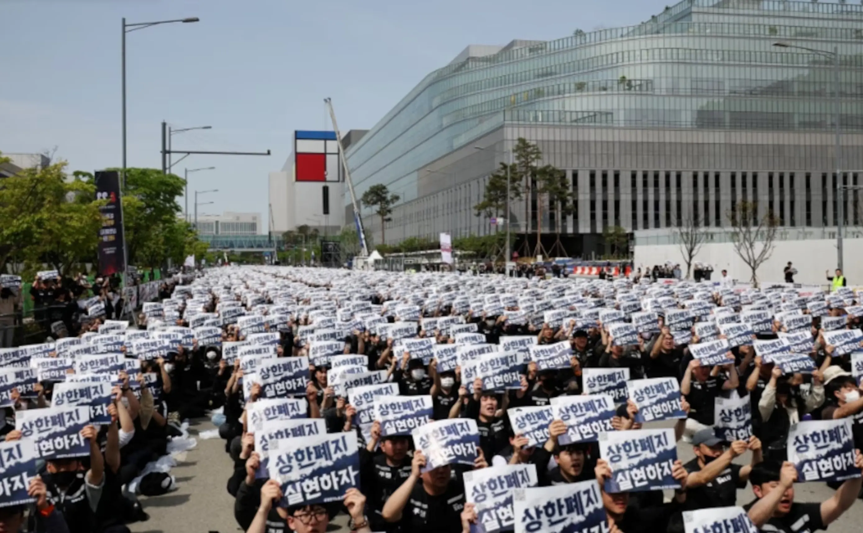 Samsung Electronics propone reanudar el diálogo sin condiciones previas a la huelga del 21 de mayo Samsung Electronics propone reanudar el diálogo sin condiciones previas a la huelga del 21 de mayo