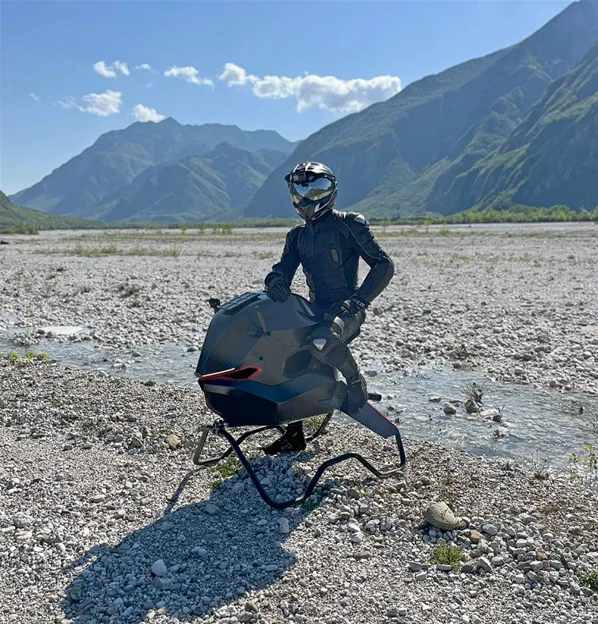 Volonaut Airbike: la moto voladora de 88 mil dólares que alcanza 200 km/h con propulsión a chorro